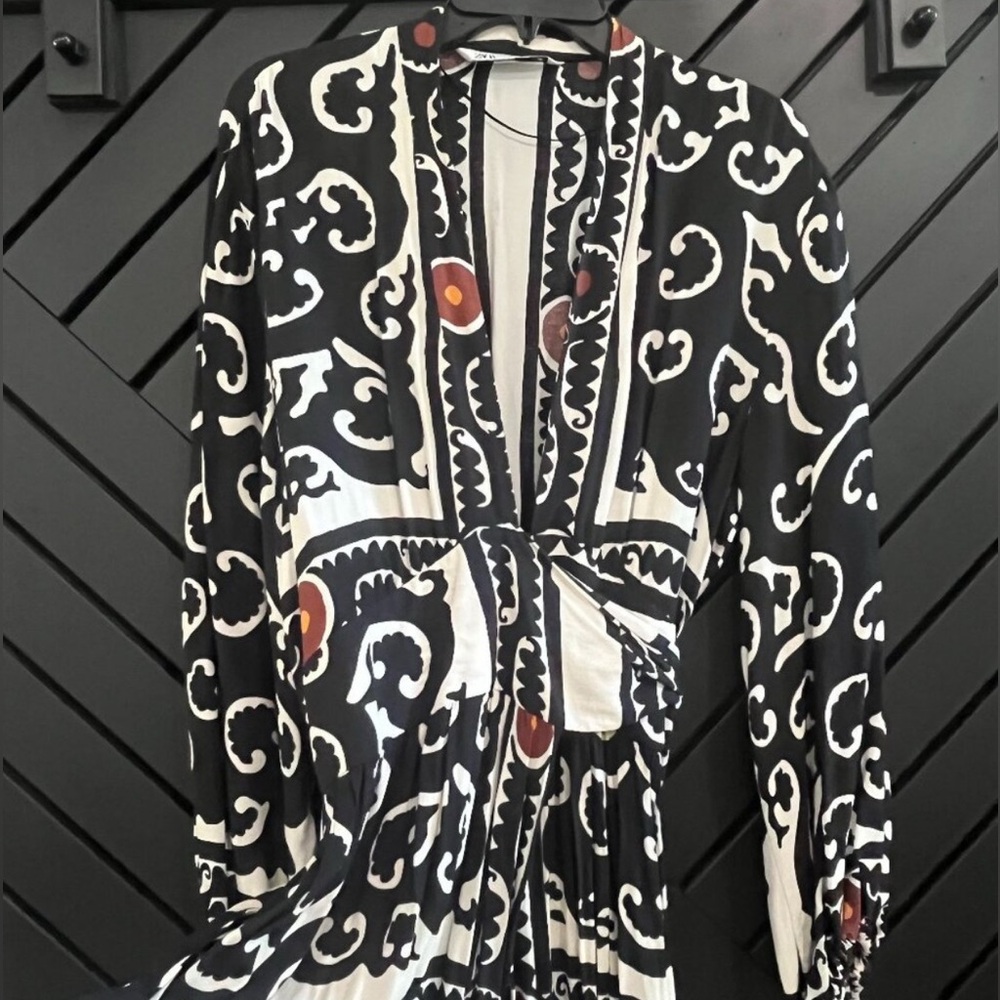 ZARA PRINTED WRAP DRESS**offers welcome** - Picture 6 of 7